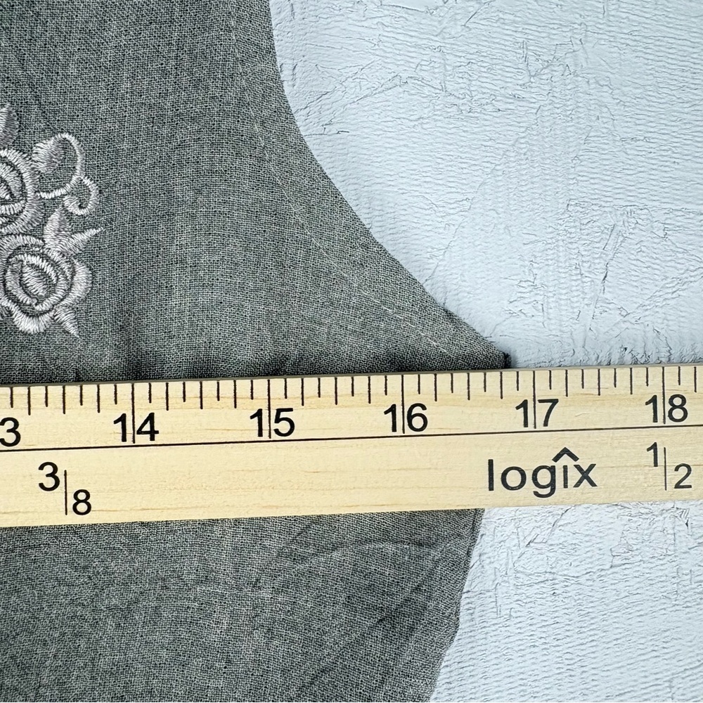 VTG Reebok Gray Sleeveless Top with Embroidery Sz Small 90s Back Half Zip - Picture 5 of 6
